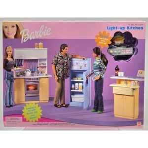 1999 Barbie Light-Up Kitchen 67554 NEW IN BOX, OPENED